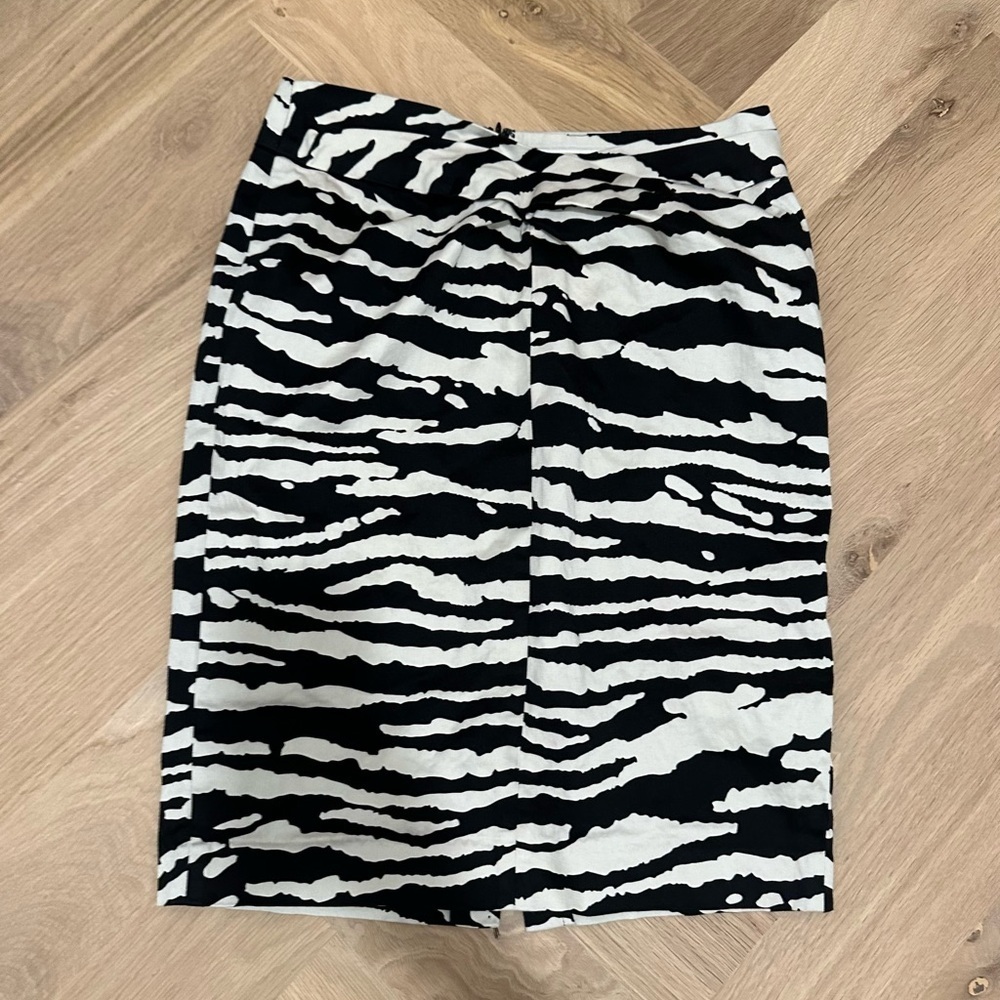 Michael Kors Zebra Print Women's Skirt - Picture 2 of 5